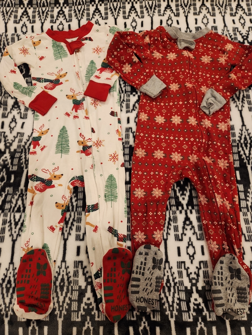 Honest Company Holiday Reindeer and Snowflake Footed Pajama Set - Red & White